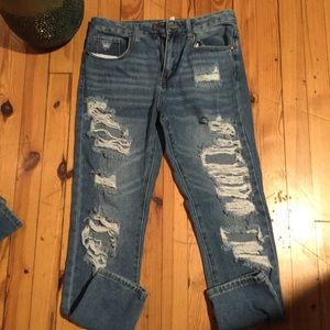 Forever 21;distressed jeans